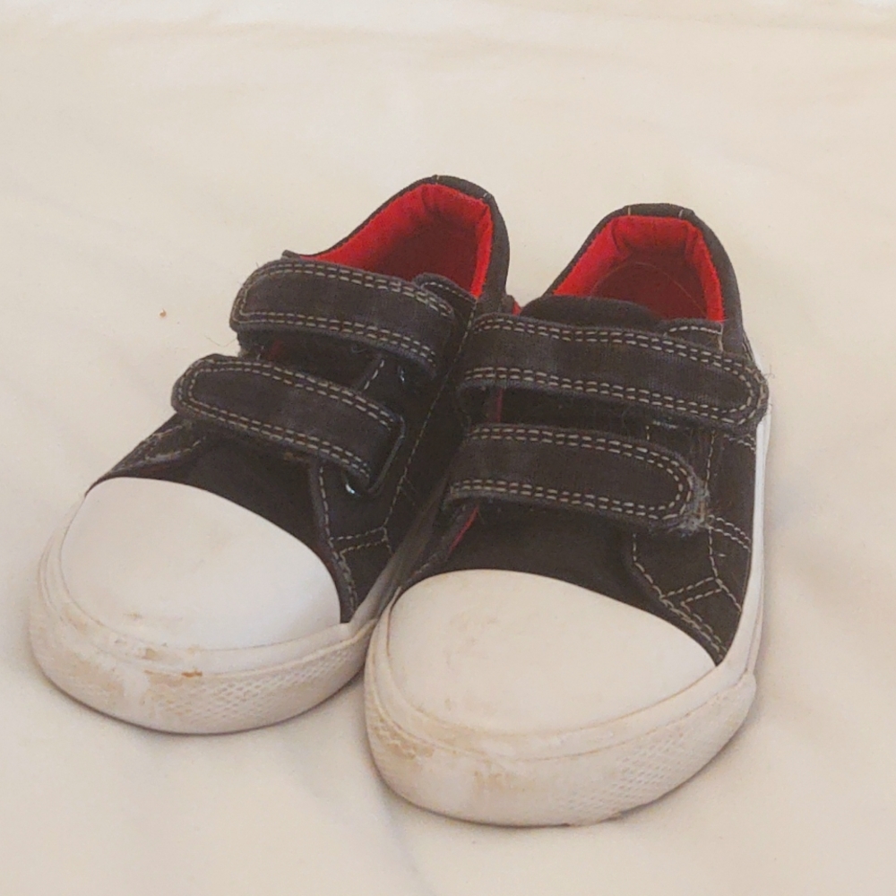 Super cute little boys sneakers!